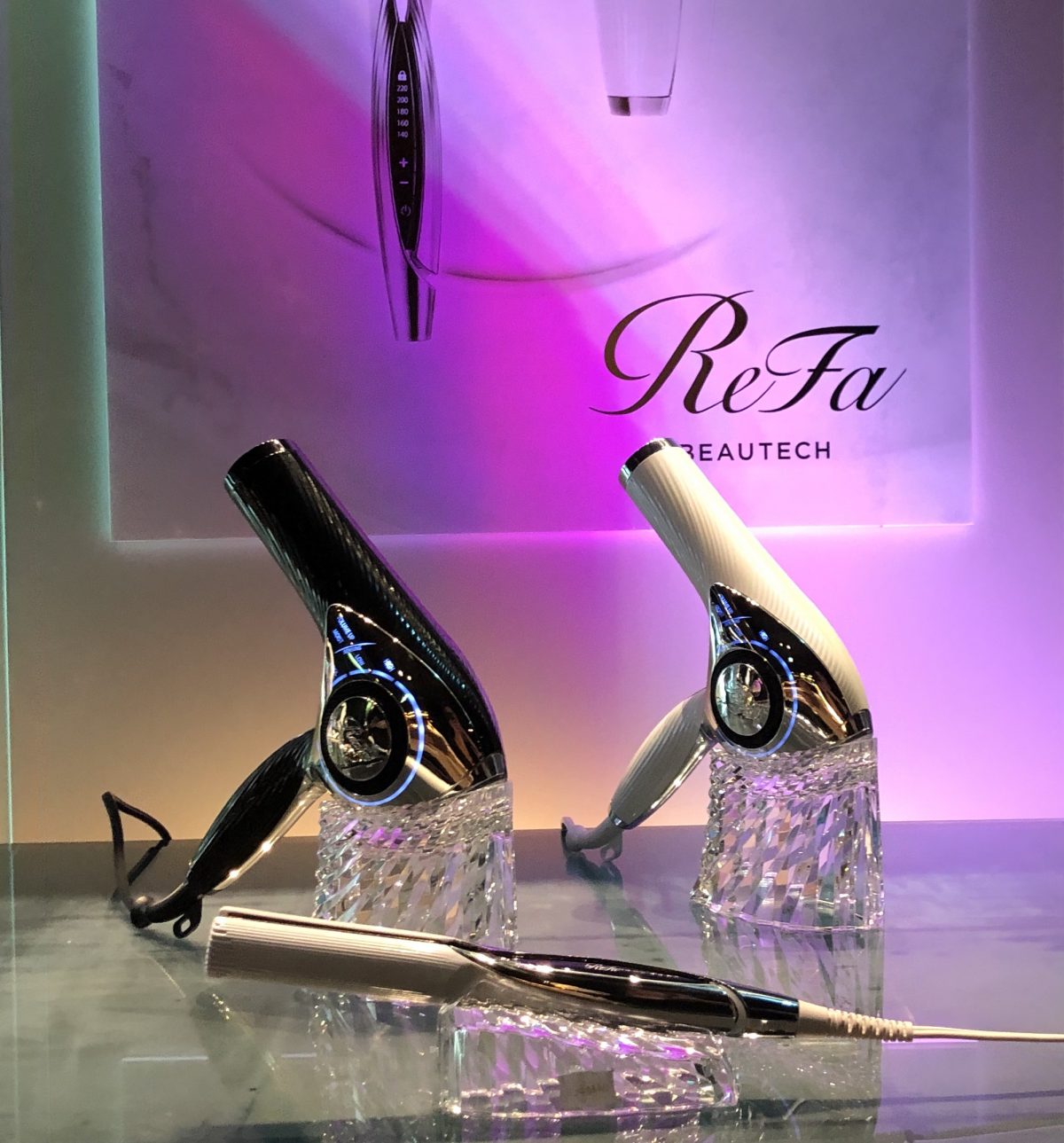 Precise and gentle kneading. Introducing ReFa S CARAT RAY, a ...